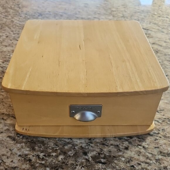 Vintage solid wood ROLODEX desk top organizer with built-in card File drawer - Picture 12 of 12